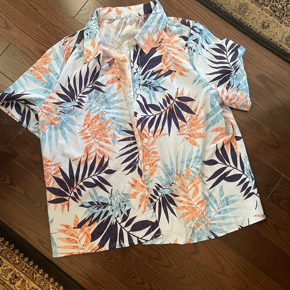 Shein Tropical Print Blouse & Shorts set - Picture 3 of 10